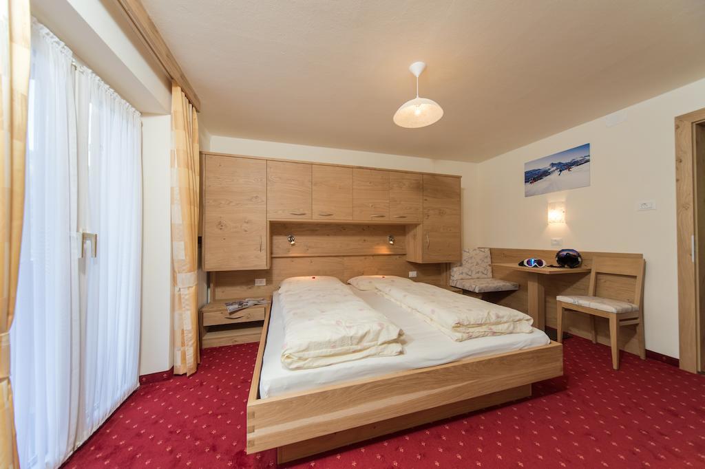 Kedul Lodge Santa Cristina Val Gardena Room photo