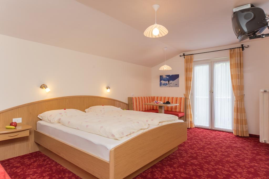 Kedul Lodge Santa Cristina Val Gardena Room photo